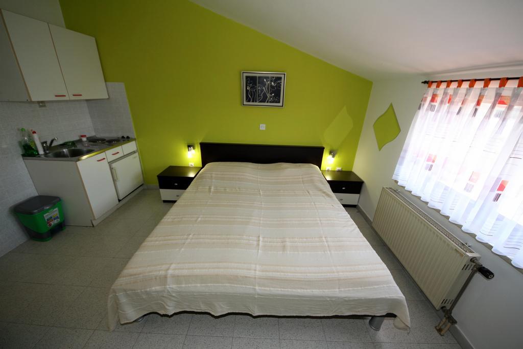 Apartments Borghese Pula Zimmer foto